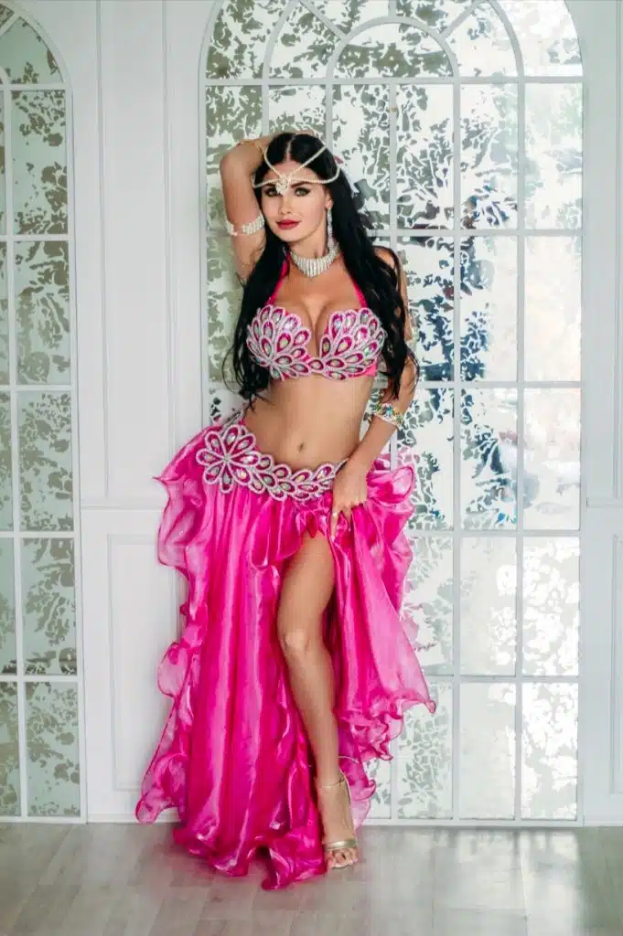 Belly Dancers for Hire in Kuwait – Vibrant Entertainment for Events