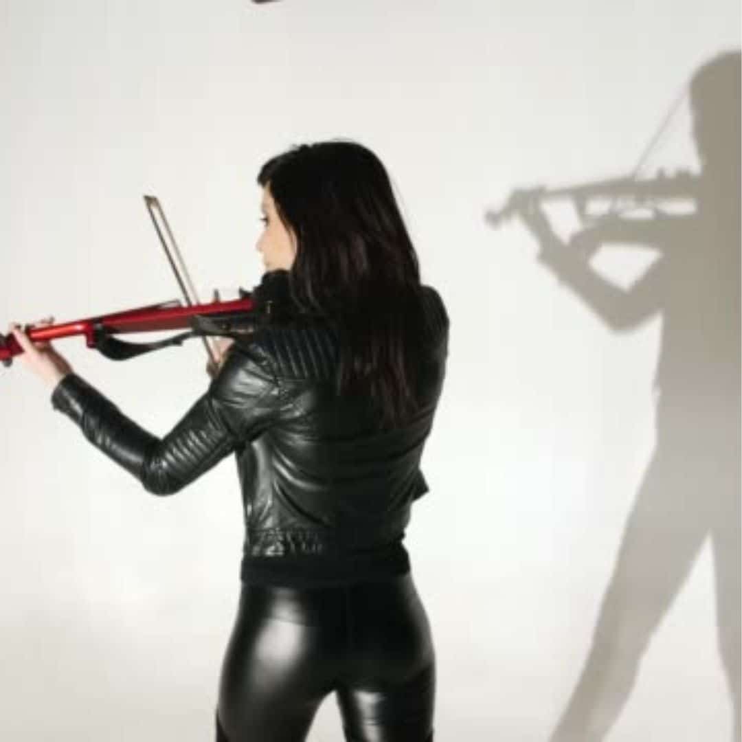 Female electric violinist