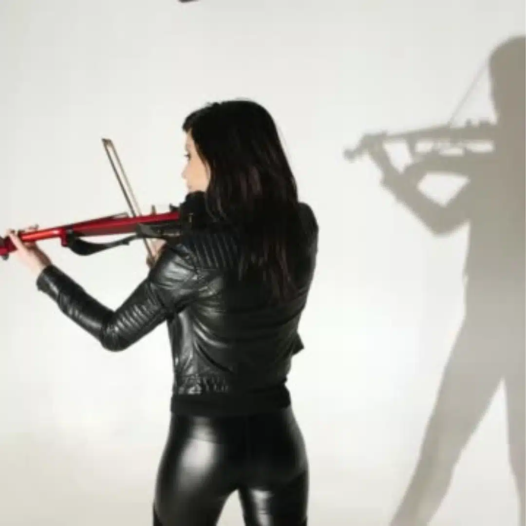 Female electric violinist