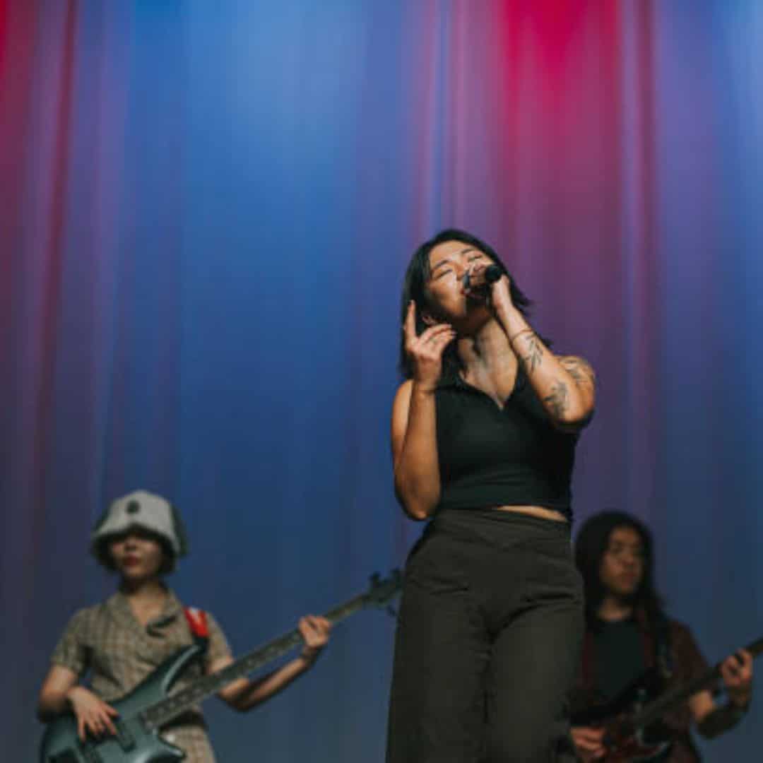 Hire Chinese Musician in Dubai and Abu Dhabi!