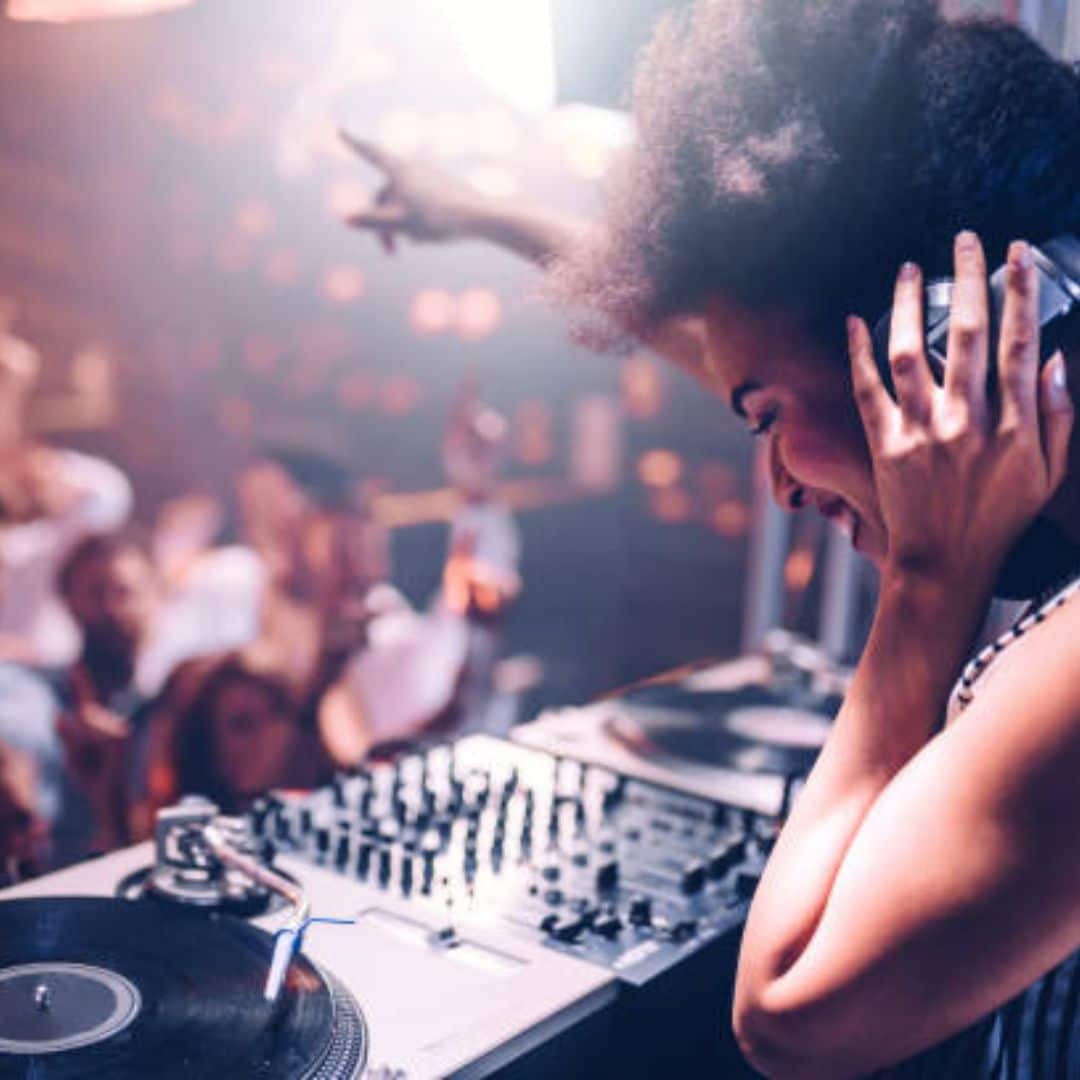 International female dj