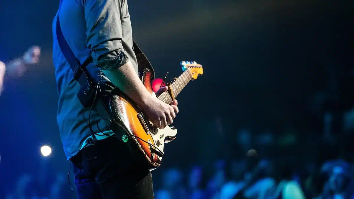 How Far in Advance Should You Book Entertainment for a Dubai Event?